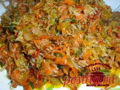 Квашеная капуста с кабачками, блюдо на каждый день. Добавляя кабачки к квашеной капусты, вы делаете блюдо более нежным на вкус.