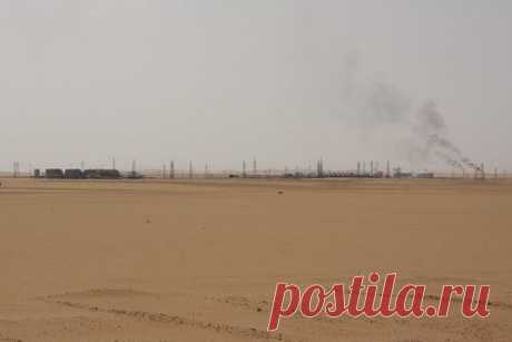 Крупный поставщик нефти собрался резко увеличить добычу. В 2024 году Ливия впервые за два десятилетия выставит на международный аукцион лицензии на разработку на своей территории нефти и газа. Восстановление нефтегазового сектора достигло такого уровня, что теперь страна может предложить иностранным компаниям интересные проекты с совместным участием.