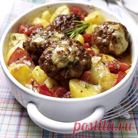 Frikadellengratin mit Knoblauchkartoffeln Rezept | LECKER
