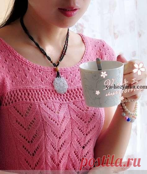 Вязаный топ спицами с ажурными дорожками. Топы спицами на лето