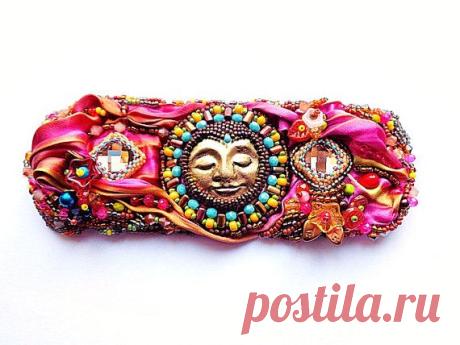 Soutache necklace with gemstone landscape