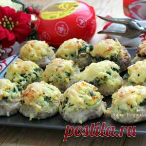 Котлетки в духовке с овощной начинкой под сыром