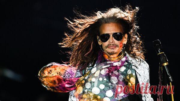 СМИ: еще одна женщина обвинила солиста Aerosmith в сексуальном насилии