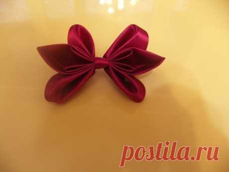 Как правильно сделать бант из ленты (How to make a bow of ribbon). Была сделана ошибка в видео. Каждая лента по 43 см.