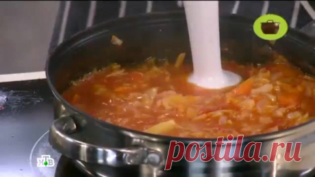 Готовим с Алексеем Зиминым - Постный обед

В пост времени на выбор продуктов уходит гораздо меньше, особенно, когда меню заранее продумано. Алексей Зимин делится рецептами для постного обеда, в который входят пряный суп из капусты, перловки и зеленого горошка, запеканка из свеклы с зеленым маслом и картофельный десерт с черносливом, а также рассказывает, как правильно выбирать мед - основной ингредиент для сладких постных блюд.

Приятного аппетита!

 PS. Подписывайтесь и в...