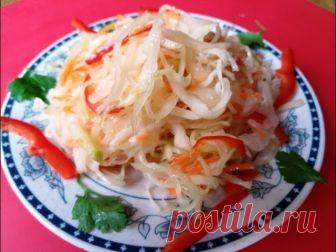 Маринованная капуста быстрого приготовления с болгарским перцем за 2 часа - запись пользователя Ликуся (Ликуся) в сообществе Болталка в категории Кулинария Очень удачный рецепт быстрого приготовления маринованной капусты с добавлением болгарского перца, моркови и яблок.Через 2 часа можно подавать на стол. Вкусно, просто и быстро. Маринуем без маринада, сухим способом.