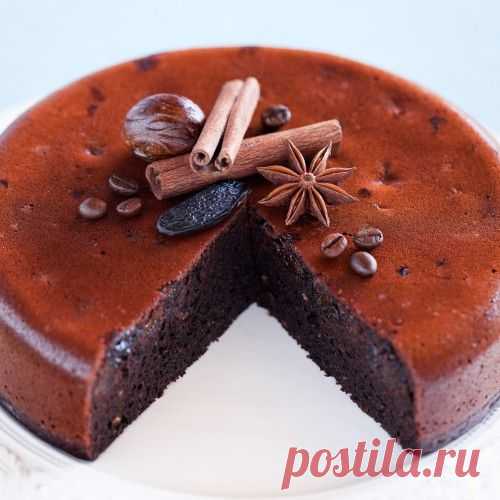 Торт в мультиварке с шоколадом и черносливом.