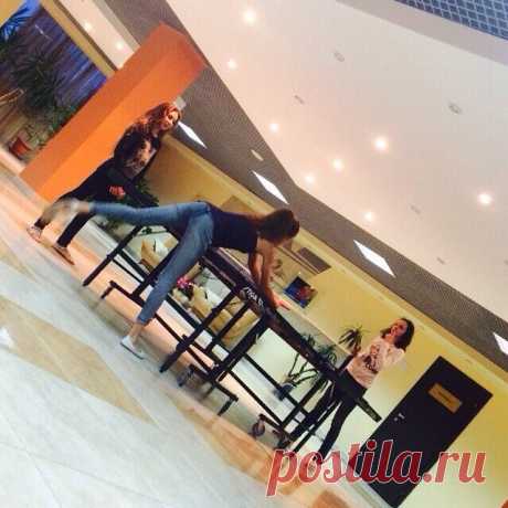 Evgenia Medvedevа в Instagram: «Оказывается... Пинг-понг очень веселая игра. Особенно когда не умеешь в него играть...😒😒😂😂» 514 отметок «Нравится», 7 комментариев — Evgenia Medvedevа (@jmedvedevaj) в Instagram: «Оказывается... Пинг-понг очень веселая игра. Особенно когда не умеешь в него играть...😒😒😂😂»