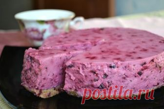 Нежный творожный торт со смородиной (без выпечки). Порадуйте любителей творожка!