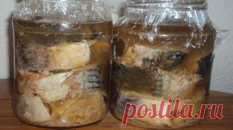 Настоящий деликатес - СКУМБРИЯ В БАНКЕ! Рыбка просто-таки тает во рту! Ничего вкуснее еще не пробовала Скумбрия в банке получается просто изумительная! Очень и очень нежная, и при этом пропитанная собственным соком