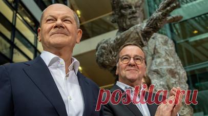 Писториус не поднимется на мостик тонущего корабля. «В принципе, Шольца можно обвинять во многом. В бесхребетности, в неспособности совладать с коалиционными партнёрами, в нежелании жёстко отвечать на украинские оскорбления и провокации. Однако на фоне всех других европейских лидеров канцлер ФРГ занимает наиболее осторожную и взвешенную позицию по недопущению скатывания Европы в горнило третьей мировой войны». Читать далее