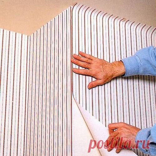 Как клеить обои в углах