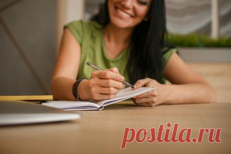 Как полюбить себя. Чтобы быть счастливым, человеку достаточно лишь принять и полюбить себя. Уважая своё тело, мысли, чувства, желания и способности, вы сможете достичь гармонии в  ...