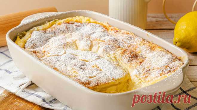 Omas Milchrahmstrudel Omas Milchrahmstrudel ist ein echter Klassiker! Wir verraten das beste Rezept für den süßen Strudel mit saftiger Milch-Quark-Füllung.