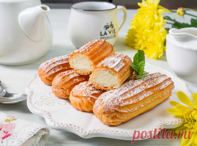 Эклеры с ванильным заварным кремом на Вкусном Блоге Я уже не раз говорила, что очень люблю выпечку из заварного теста больше, чем любую другую. Сегодня делюсь с вами рецептом эклеров с классическим заварным кремом – это вообще моя самая большая любовная любовь))) Такие эклеры я не покрываю никакой глазурью – мне нравится чистое сочетания вкуса выпеченного теста и…