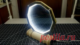 Двустороннее бесконечное зеркало В этой статье мы рассмотрим, как сделать двухстороннее зеркало бесконечности. Для изготовления такого зеркала понадобятся следующие Инструменты и материалы:-Электролобзик;-Дрель;-Сверла;-Угольник;-Столярный клей;-Рашпиль;-Паяльник;-Рейка;-Доска;-Светодиодная лента;-Тонировочная пленка;-Разъем;-Блок