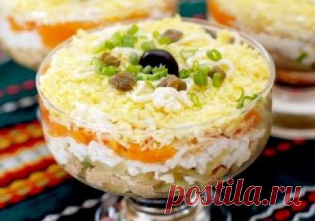 Салат с куриной печенью и солеными огурцами