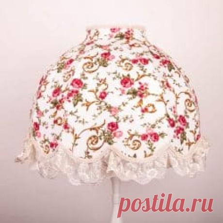 Неудержимое стремление к совершенству и изящной простоте по-прежнему оставляет этот стиль среди первых при выборе варианта оформления не только загородных домов, но и давно уже и московских квартир. Это немного провинциальное, по-русски как деревенское, но только все равно французское представление об интерьере. Милое, изящное, независимо от времени года, Прованс отличается своей теплотой и светом пастельных тонов.

Читайте статью по ссылке