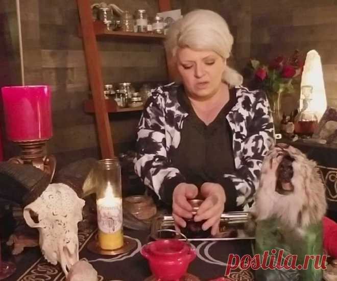 Где можно найти: гадалки целители ясновидящие? Гадалки и ясновидящие в Московской области. Цифровые предсказания: как гадалки оккупировали TikTok 100% Хорошие гадалки, Гадания и предсказания, Помощь ясновидящих Обращалась к Дарине, так как уже долго не могу наладить свою личную жизнь. Такие же проблемы были у моей мамы, она долго не могла выйти замуж, а с папой они