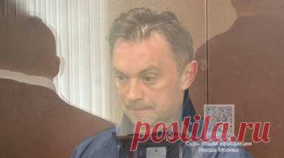 Суд арестовал третьего фигуранта дела о взятке, по которому проходит Иванов. Басманный районный суд Москвы отправил под стражу третьего фигуранта дела о взятке, по которому проходит бывший заместитель министра обороны России Тимур Иванов. Читать далее
