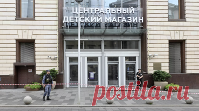 Собянин выразил соболезнования близким погибшего при ЧП в ЦДМ на Лубянке. Мэр Москвы Сергей Собянин обратился со словами соболезнования к близким погибшего в результате ЧП в Центральном детском магазине (ЦДМ) на Лубянке. Читать далее