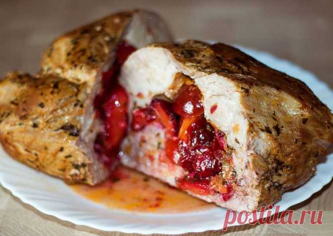 Свинина, запеченная со сливами - пошаговый рецепт с фото. Автор рецепта IrinaCooking . - Cookpad