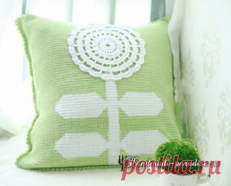 Вяжем крючком подушку с большим цветком - Handmade-Paradise