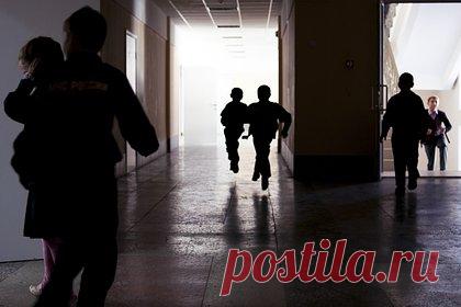 Раскрыты подробности изнасилования четвероклассника из Новой Москвы. Изнасилование ученика школы №1392 имени Рябинкина в Новой Москве произошло дома у одного из школьников в выходные дни. В пресс-службе столичного департамента образования и науки сообщили, что классная руководительница узнала об инциденте на следующий день, после чего пригласила родителей учащихся на встречу.