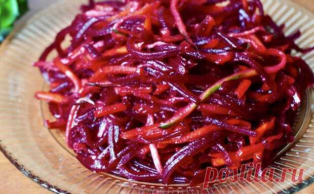 Вкуснейший свекольный салат подойдет для приготовления и на каждый день, и на праздник. Рецепт простой, ингредиенты недорогие, но тем не менее салат уходит со стола обычно первым. Он пользуется большей популярностью, чем Оливье, а делается без майонеза. Ингредиенты:Свекла-1 штМорковь-1 штФасоль - 25 октября - 43477202947 - Медиаплатформа МирТесен