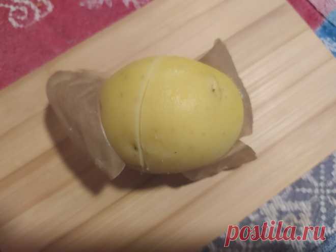 Узнала, как на Кубани вкусно варят картофель в мундире, добавляя три ингредиента. И придумали, как за секунды очистить | Жизнь по-деревенски | Яндекс Дзен