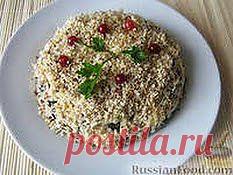 Слоеный салат | Друг пенсионера
Понадобится: 2-3 кар­тофелины, 2 моркови, 1 свекла, 150 г говядины (еще вкуснее язык), по 100 г распаренного чернослива без косточек и молотых грецких орехов, 250 г майонеза.