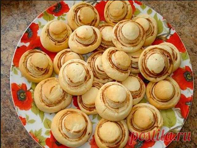 Рецепты и Блюда: ПЕЧЕНЬЕ "ШАМПИНЬОНЫ"