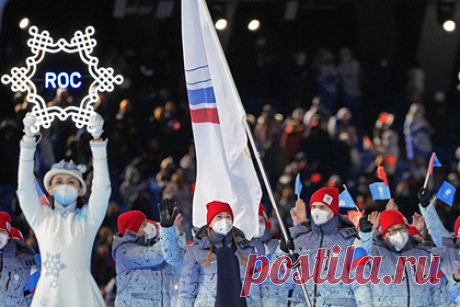 Российские олимпийцы приняли участие в параде спортсменов на Играх в Пекине. Российские олимпийцы приняли участие в параде спортсменов во время церемонии открытия Игр в Пекине. Знаменосцами сборной Олимпийского комитета России (ОКР) стали конькобежка Ольга Фаткулина и хоккеист Вадим Шипачев. Российские спортсмены выступают в Пекине под флагом ОКР из-за санкций WADA.