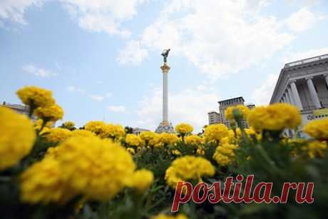 Политолог заявил о воле властей сделать из Украины «законного иждивенца» России. Cтарший научный сотрудник Центра европейских исследований ИМЭМО РАН Владимир Оленченко заявил, что украинские политики делают из Украины «законного иждивенца» России. «Воля украинских политиков направлена на то, чтобы сделать из страны законного иждивенца России с помощью соответствующего документа», — сказал он.
