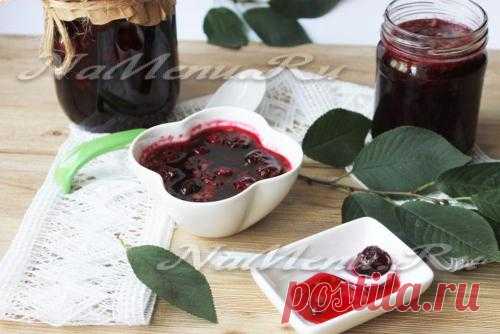 Вишневое варенье с грецкими орехами и ромом