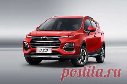 В России начали продавать новый китайский автомобиль. Китайский автопроизводитель JAC начал продажи в России нового компактного кроссовера JS3. Автомобиль бренда, с которого перелицовывают «Москвичи», доступен в комплектациях Comfort и Luxury. Его стоимость составит от 1,79 до 1,99 миллиона рублей — машины поступают на отечественный рынок из КНР.