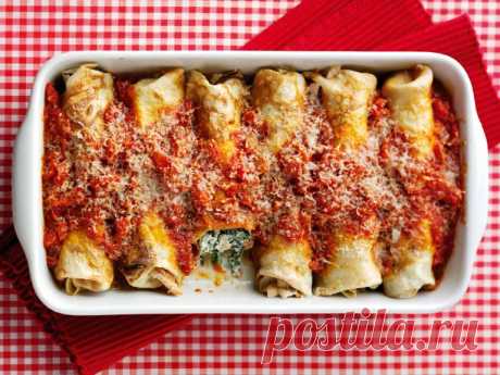 Crespelle (Креспелле) – тосканские блинчики. Тонкие, нежные и почти всегда несладкие – чтобы внутрь можно было завернуть любую начинку. Villa Pasta празднует Масленицу по-итальянски