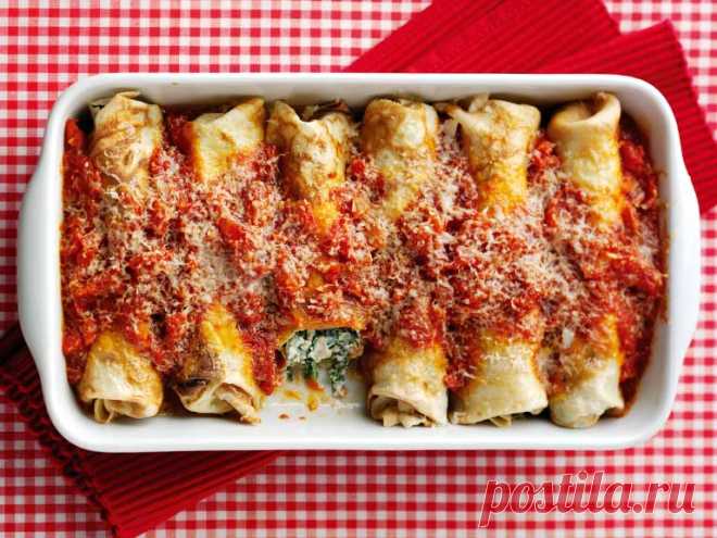 Crespelle (Креспелле) – тосканские блинчики. Тонкие, нежные и почти всегда несладкие – чтобы внутрь можно было завернуть любую начинку. Villa Pasta празднует Масленицу по-итальянски