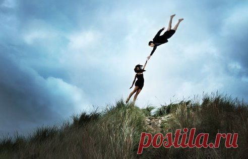 Окружай себя только теми людьми, кто будет тянуть тебя выше. Жизнь уже полна теми, кто хочет тянуть тебя вниз.

Взлетаем – Лети со мной