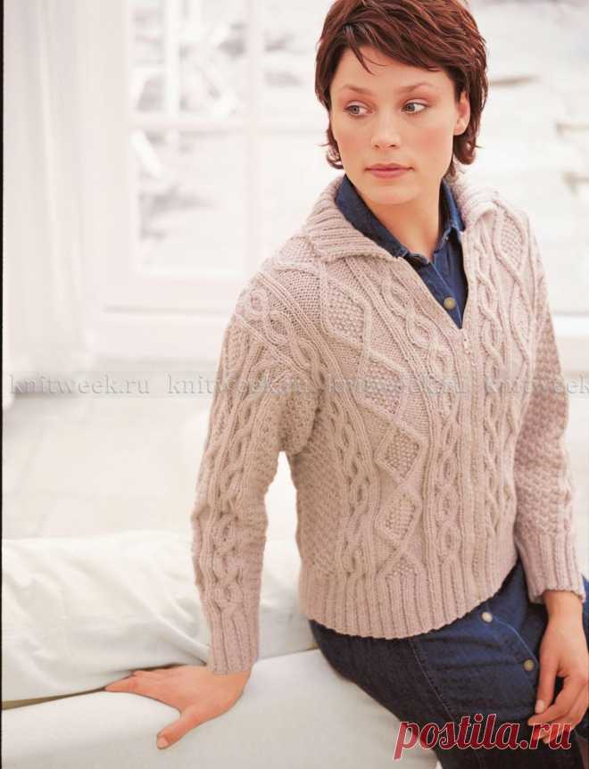 Жакет на молнии спицами с высоким воротником