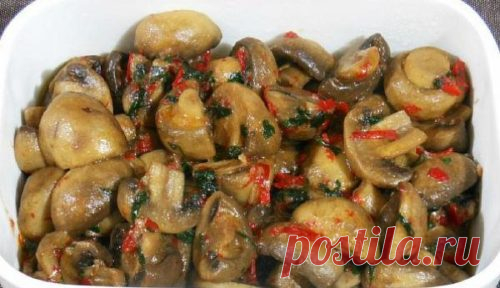 Грибы, тушеные в маринаде с чесноком и чили
