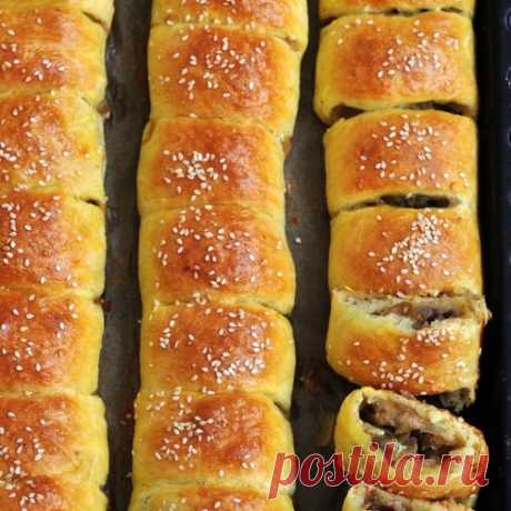 Пирог с капустой, клюквой и грибами