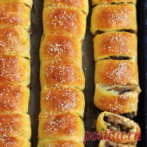 Пирог с капустой, клюквой и грибами