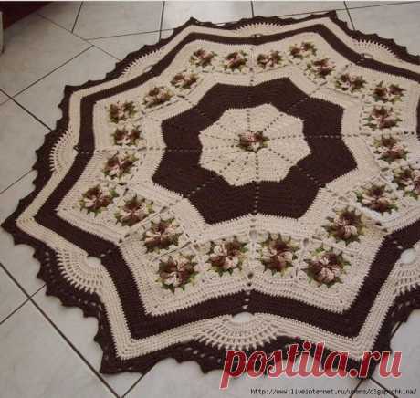 Вязаный коврик Вязаный коврикДаже в период полной жары бывают полы, на которых всегда холодно.В таких случаях вас защитит красивый вязаный коврик.