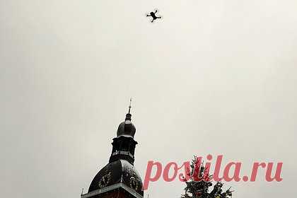 Над российским регионом сбили реактивный беспилотник. Средства противовоздушной обороны (ПВО) сбили реактивный беспилотник в небе над Брянской областью. Об этом сообщил губернатор российского региона Александр Богомаз. «Пострадавших и разрушений нет. Оперативные службы работают на месте», — сообщил губернатор, уточнив, что над областью сбили беспилотник самолетного типа.