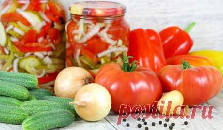 Салат из огурцов и помидоров на зиму - Лайфхакер