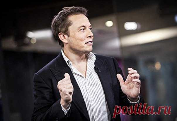 В интервью с GQ Элон Маск сообщил, что Apple стоит заняться автомобилями. Также он крайне резко высказался о своей встрече с основателем Apple: «В первый раз, когда я встретил Стива Джобса, он вёл себя как козёл».