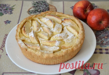Пирог к осеннему чаепитию "Яблоки на снегу" Ингредиенты:Яблоки — 3–4 шт.Мука — 225 гСахар в тесто — 1,5 ст. л. Сахар для посыпки яблок — 2 ст. л.Сахар для заливки — 2 ст. л.Соль — 2 ст. л.Сливочное масло — 145 гЯйцо в заливку — 1 шт.Разрыхлитель — 0,5 ч. л.Ванильный сахар...