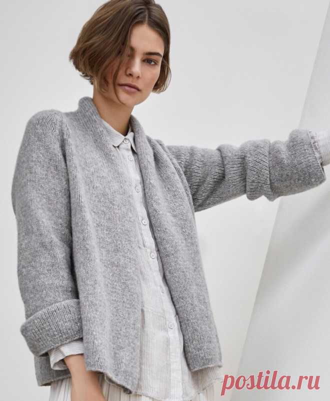 Кардиган Cashmere Moda от LANA GROSSA Женский кардиган вязаный спицами лицевой гладью из пряжи с кашемиром вяжется отдельными деталями снизу вверх.Размер 42/44 (46/48-50)Данные для размера 46/48-50 стоят в скобках. Если указано только одно число, то оно относится ко всем размерам.Материал: Lana Grossa Cashmere Moda (65%...