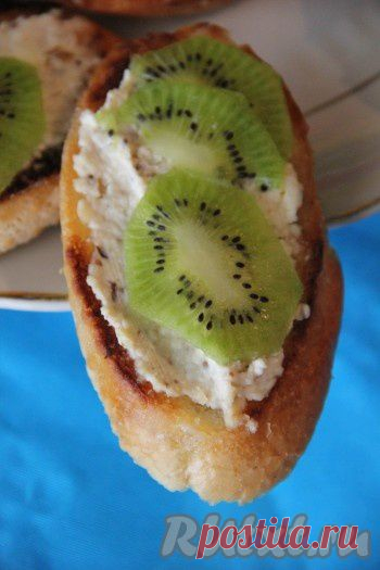 Бутерброды с киви и сыром